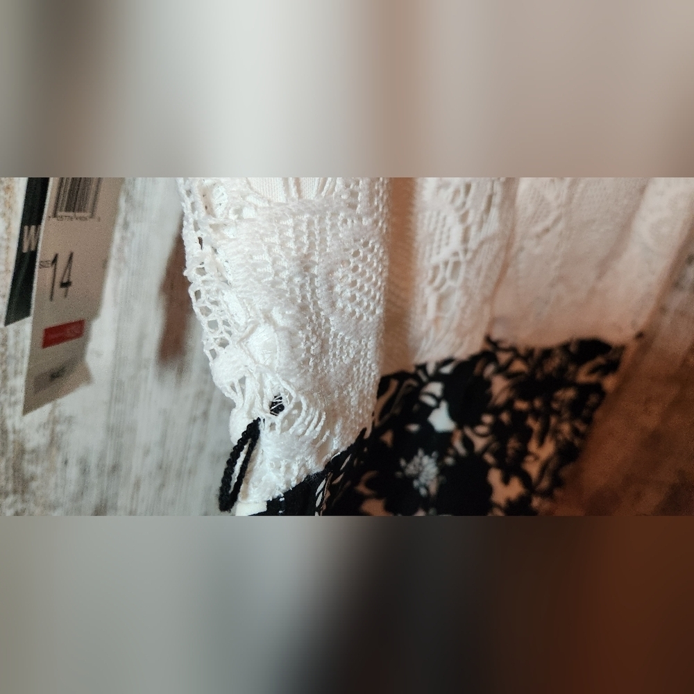 Chic Black and White Floral Lace Midi Dress - Picture 8 of 9